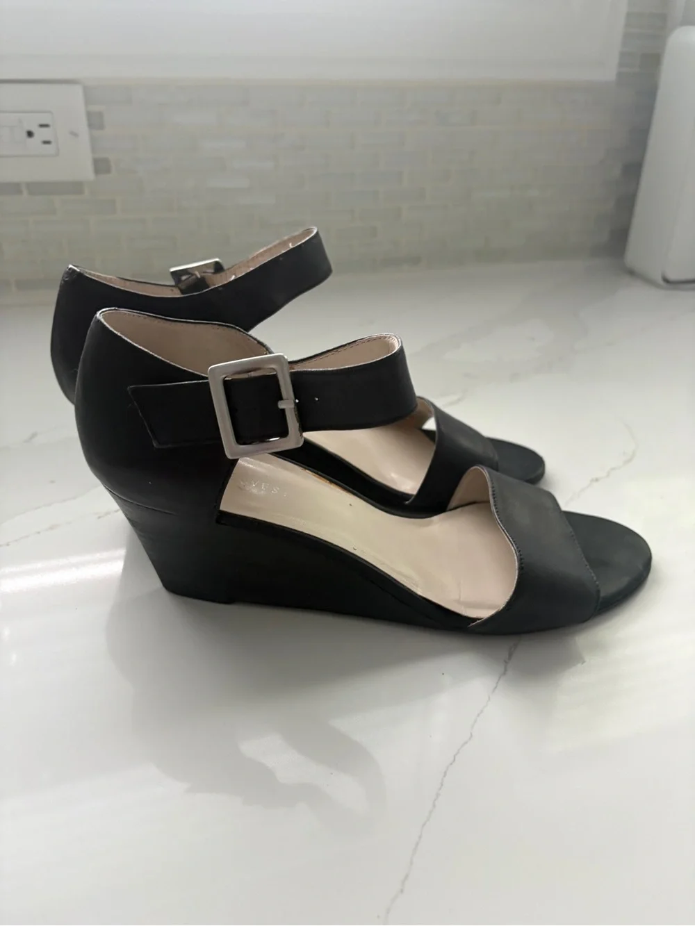 Nine West Black Leather Ankle-Strap Wedge Sandals.PACKURBAGS.  Women Size 9M $20